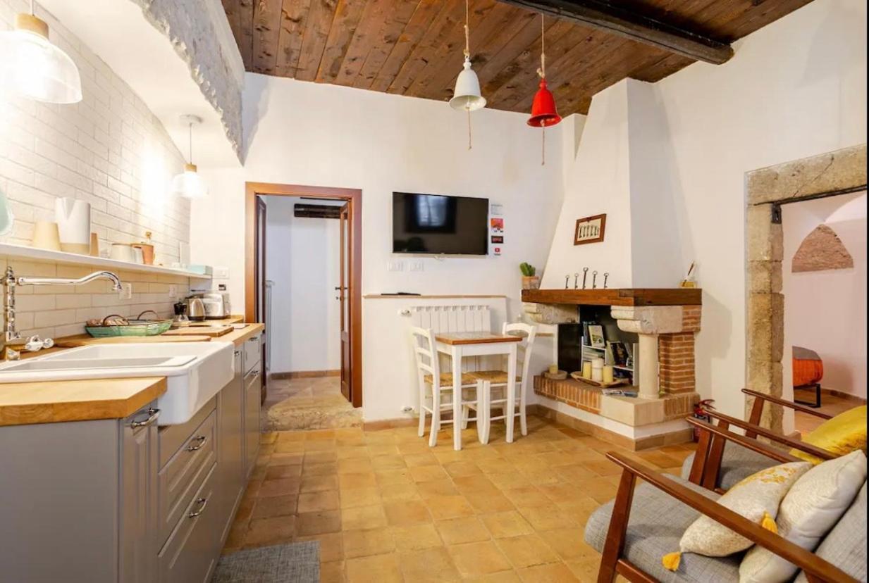 Aurora Medieval House Сермонета Екстер'єр фото